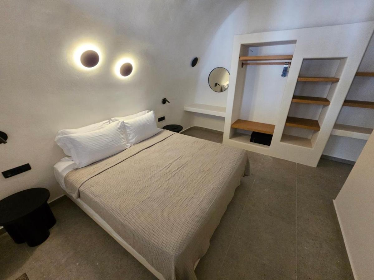 Petroma Cave Suites Vourvoulos Ngoại thất bức ảnh