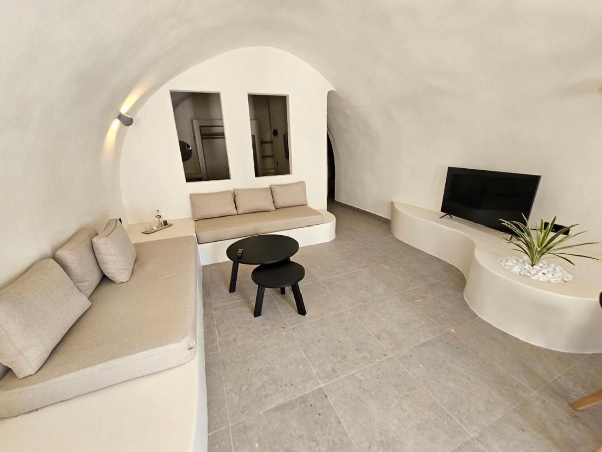 Petroma Cave Suites Vourvoulos Ngoại thất bức ảnh