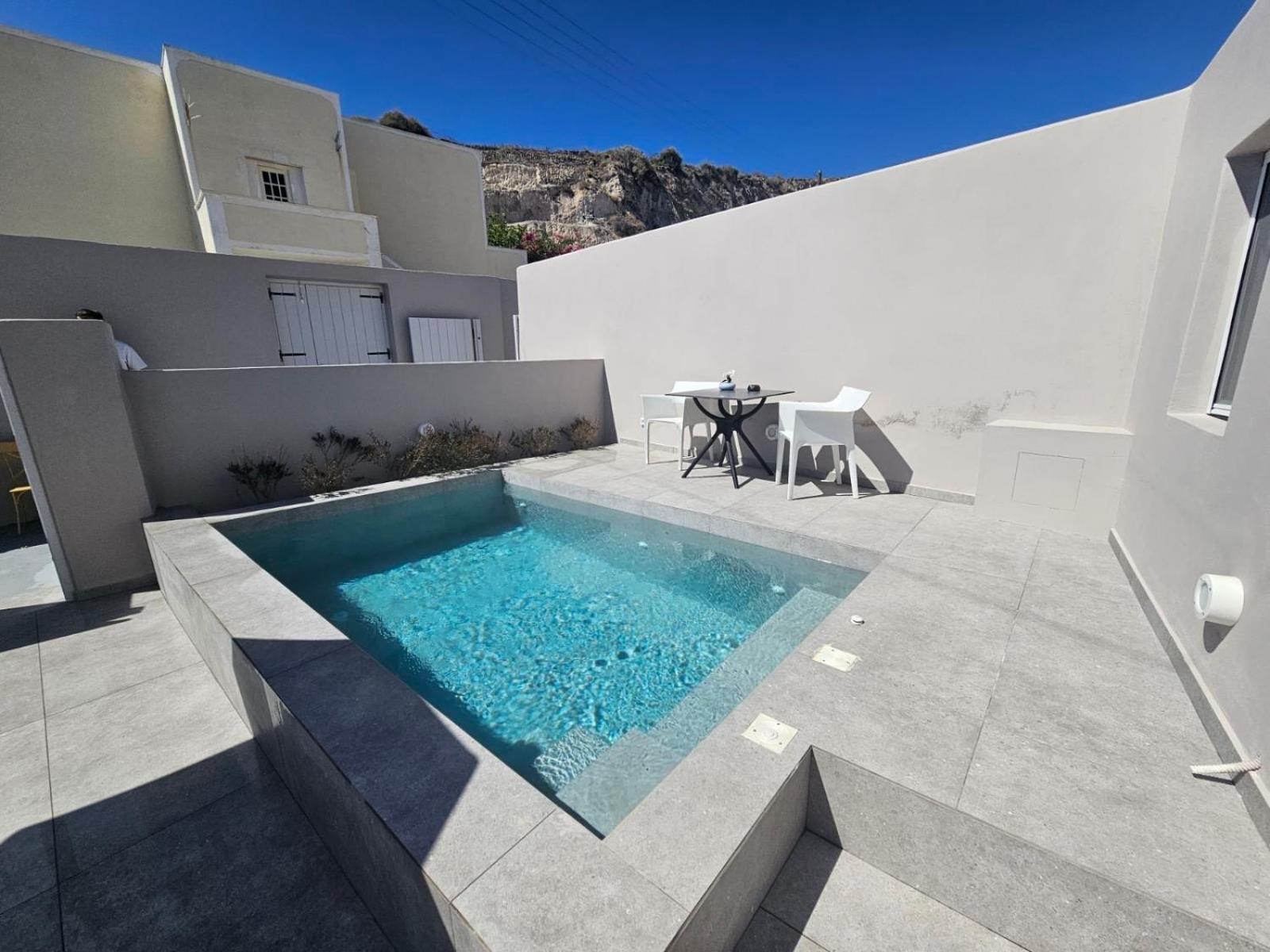 Petroma Cave Suites Vourvoulos Ngoại thất bức ảnh